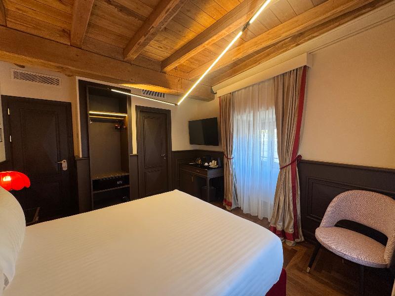 Palazzo Gambirasi Aparthotel image