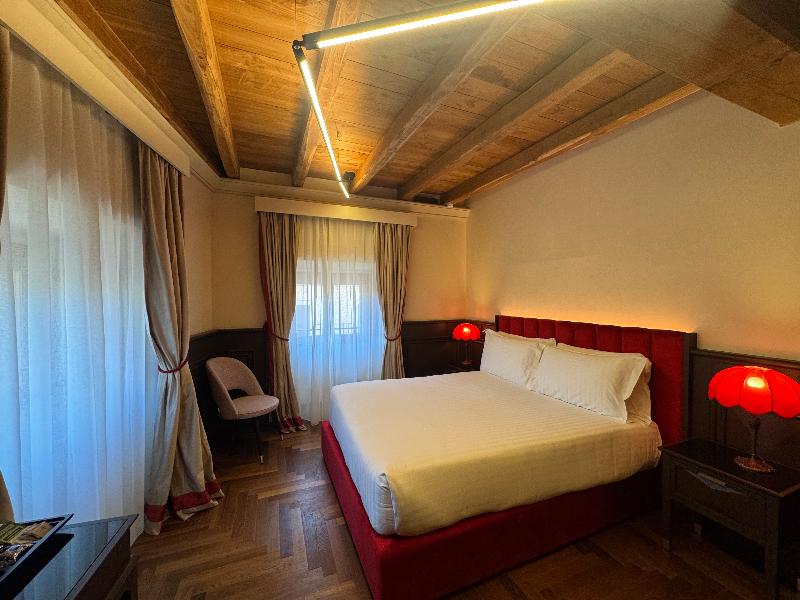 Palazzo Gambirasi Aparthotel image