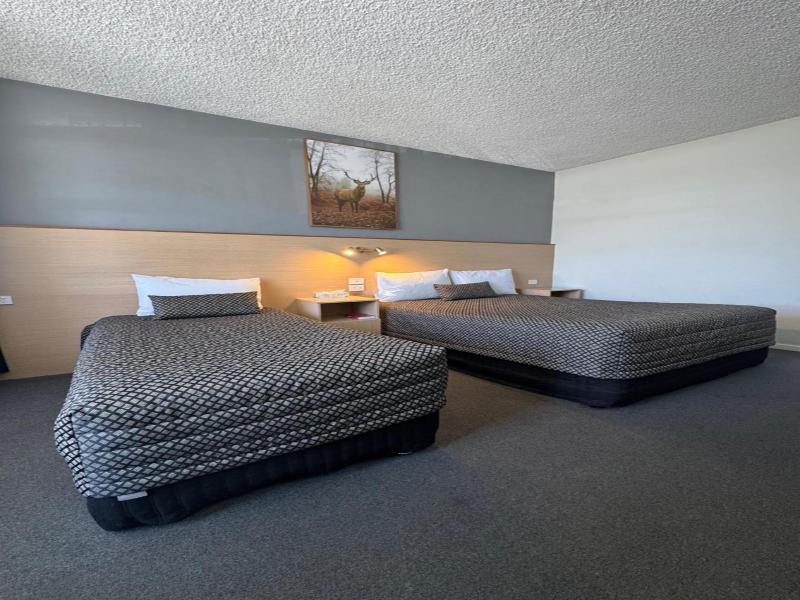 The Sands Motel image