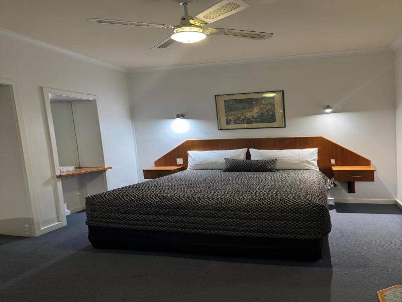 The Sands Motel image