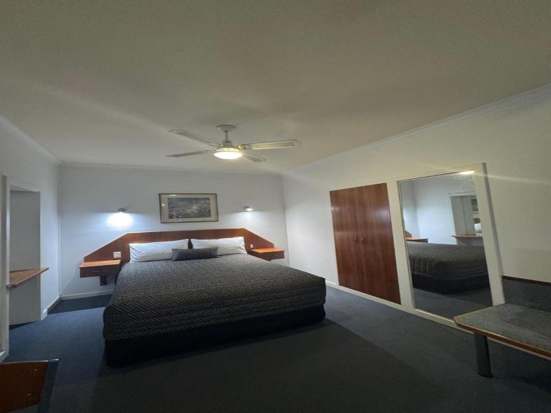 The Sands Motel image