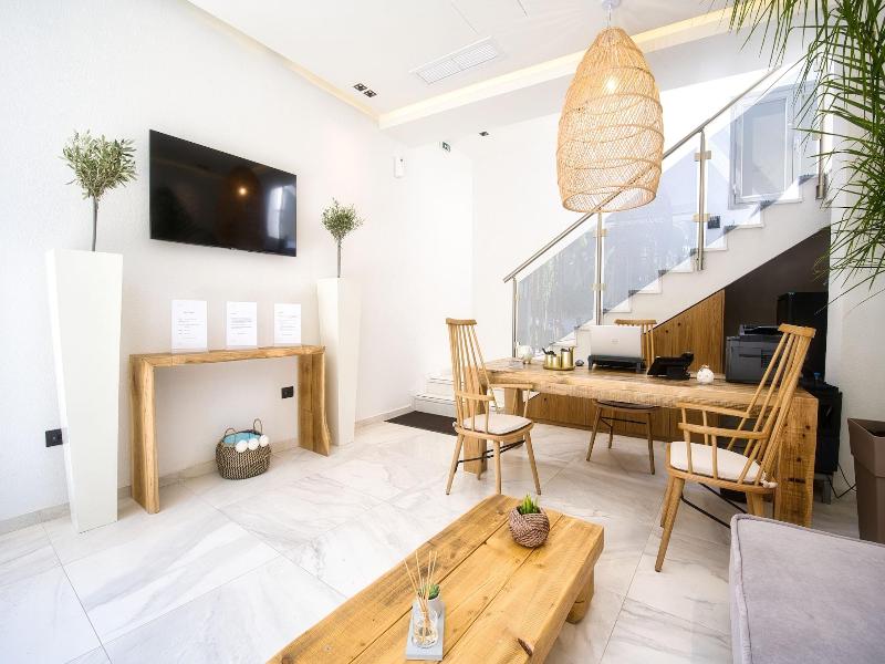 Alpha Luxury Suites