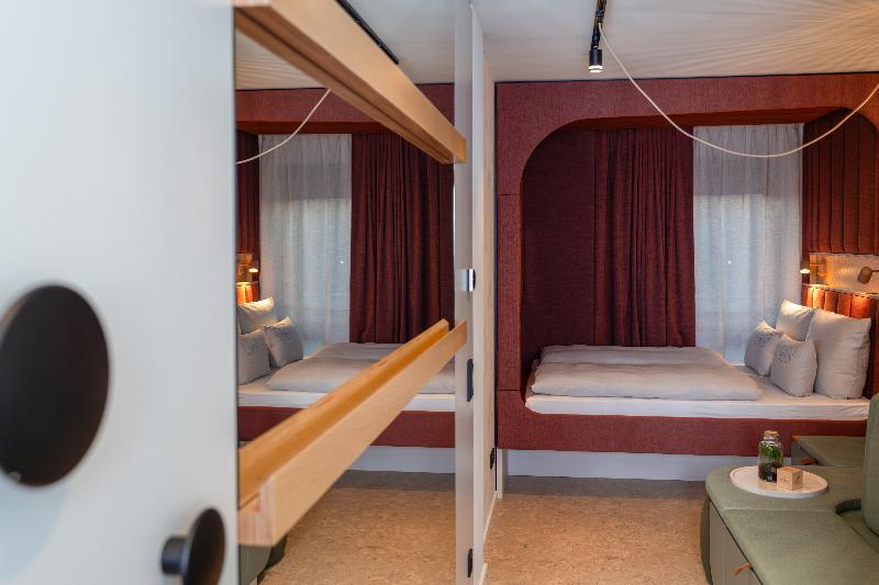 Cocoon Theresienwiese image