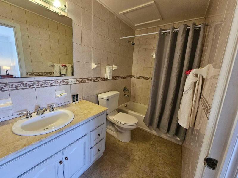 Aurela Residences image