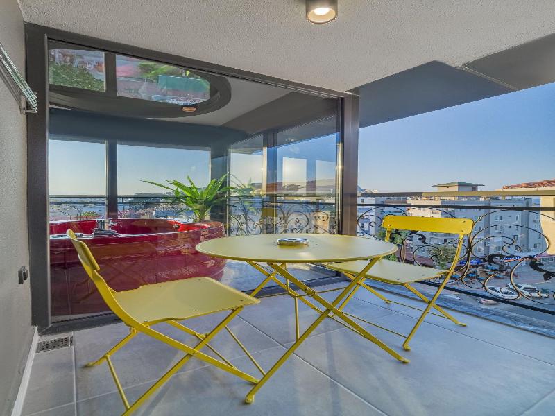 Ari̇a Ri̇va Apart Hotel image