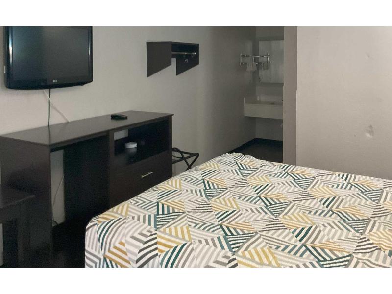 Motel 6 Baton Rouge, La - East - I-12 image