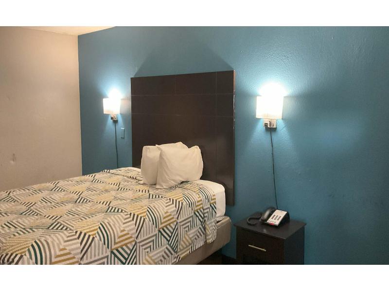 Motel 6 Baton Rouge, La - East - I-12 image