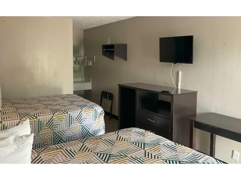 Motel 6 Baton Rouge, La - East - I-12 image