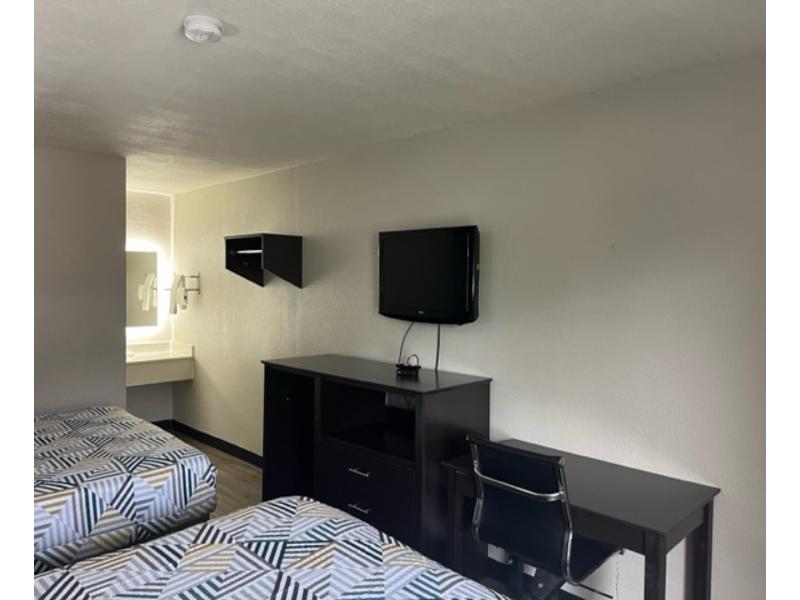 Motel 6 Baton Rouge, La - East - I-12 image