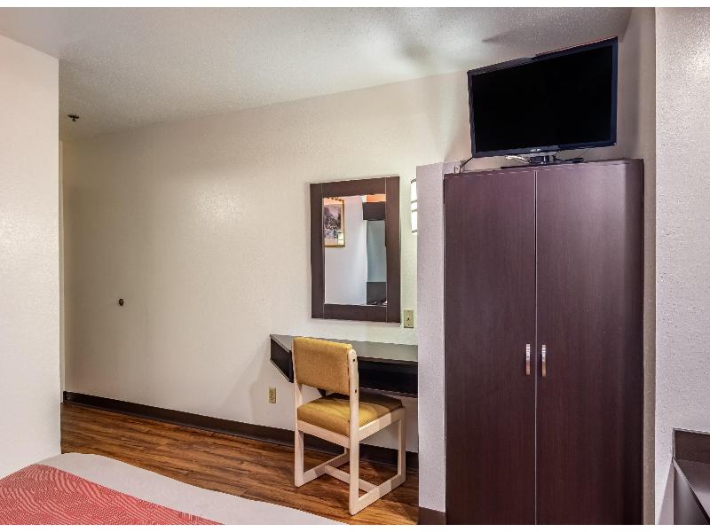 Motel 6 Chattanooga, Tn - Downtown image