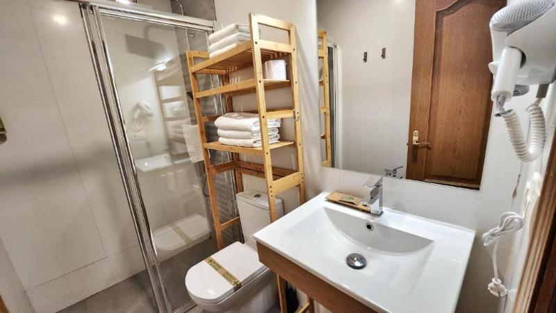 Eco Hotel Toledo image