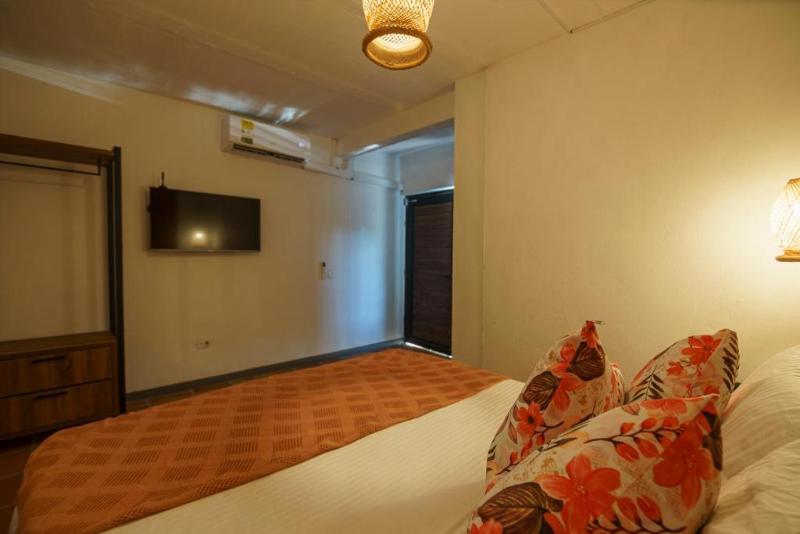 Tres Lagos Hotel image