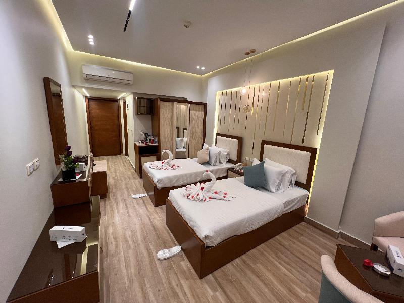Ramage Hotel image