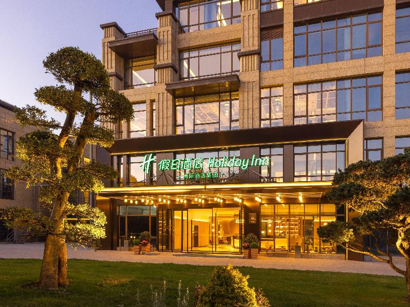 Holiday Inn Shanghai Tourism Zone by IHG image