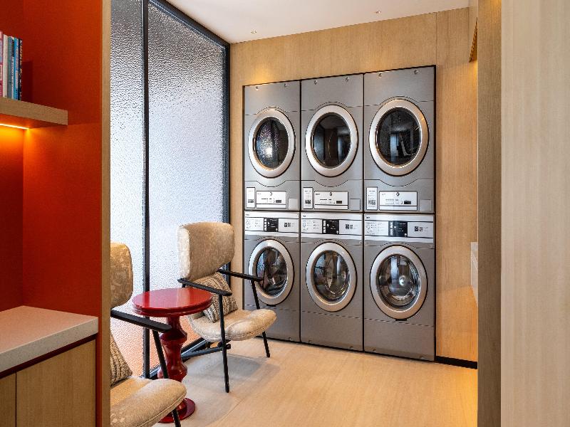 Holiday Inn Express Chengdu Phoenix Mountain image
