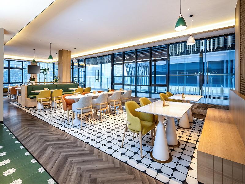 Holiday Inn Express Chengdu Phoenix Mountain image