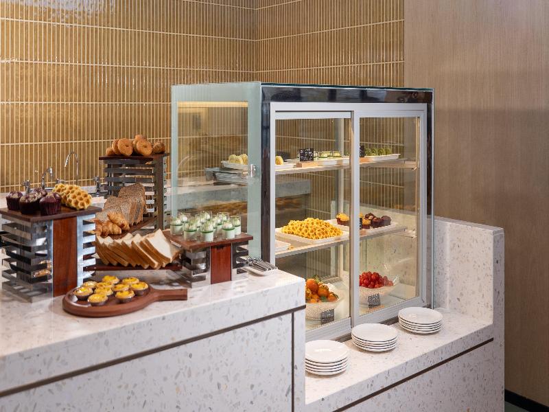 Holiday Inn Express Chengdu Phoenix Mountain image