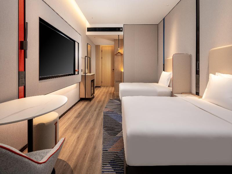 Holiday Inn Express Chengdu Phoenix Mountain image