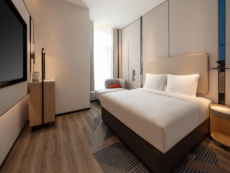 Holiday Inn Express Chengdu Phoenix Mountain image