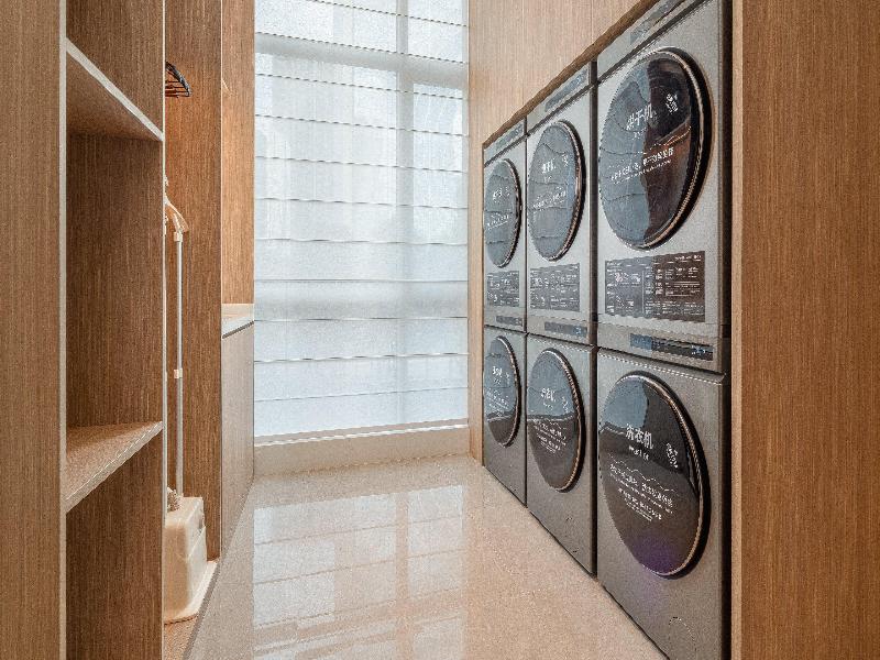 Holiday Inn Express Kunming Dianchi Rixin Road image