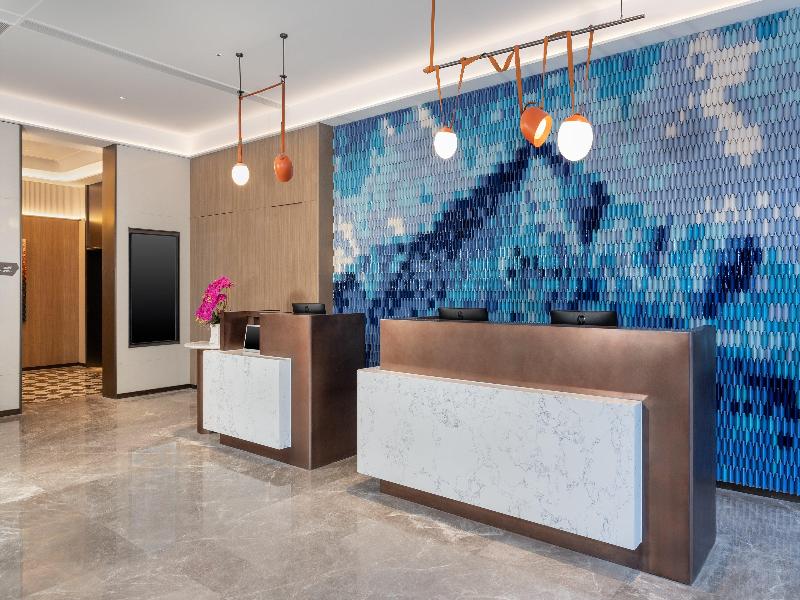 Holiday Inn Express Kunming Dianchi Rixin Road image