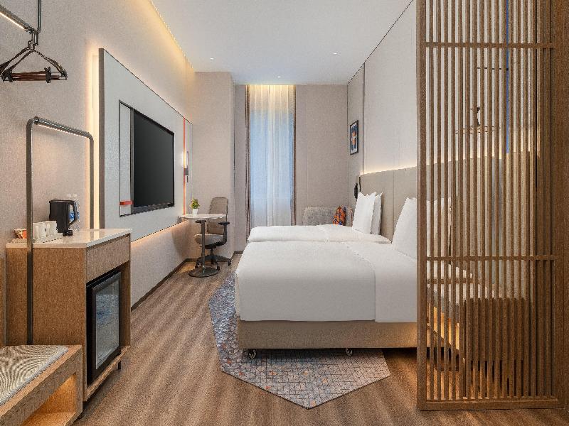Holiday Inn Express Kunming Dianchi Rixin Road image