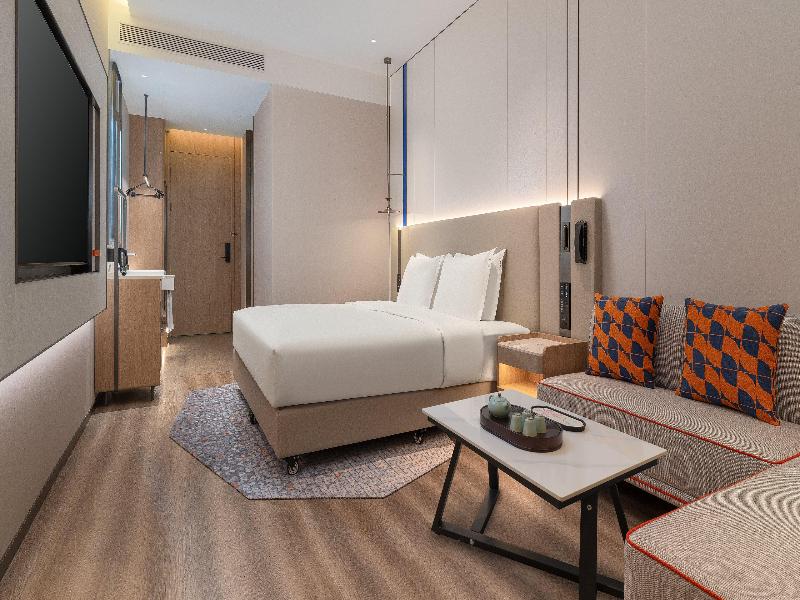 Holiday Inn Express Kunming Dianchi Rixin Road image