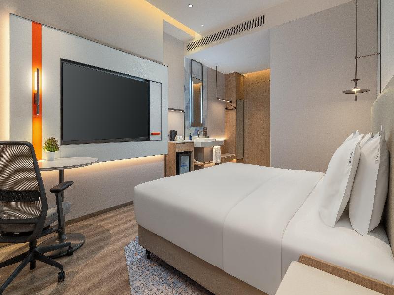 Holiday Inn Express Kunming Dianchi Rixin Road image