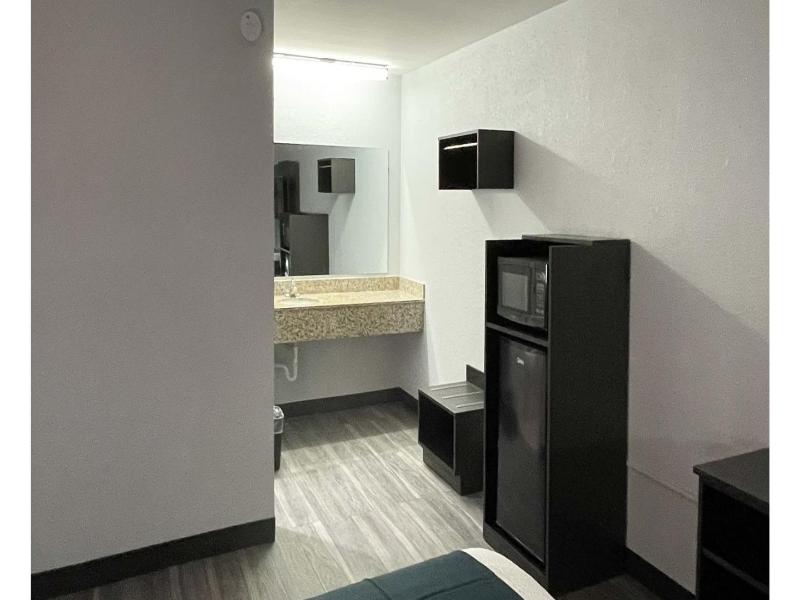 Motel 6 West Columbia, Sc - Airport image