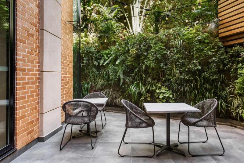 Radisson Serviced Apartments City Center image