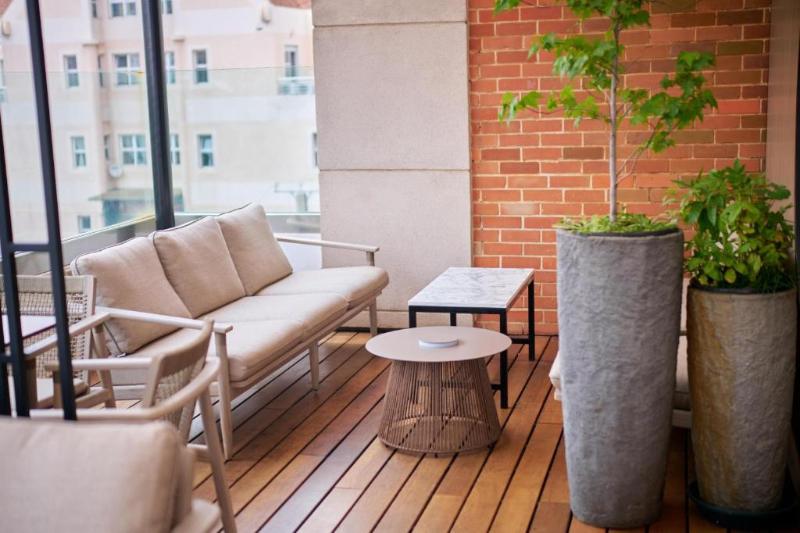 Radisson Serviced Apartments City Center image