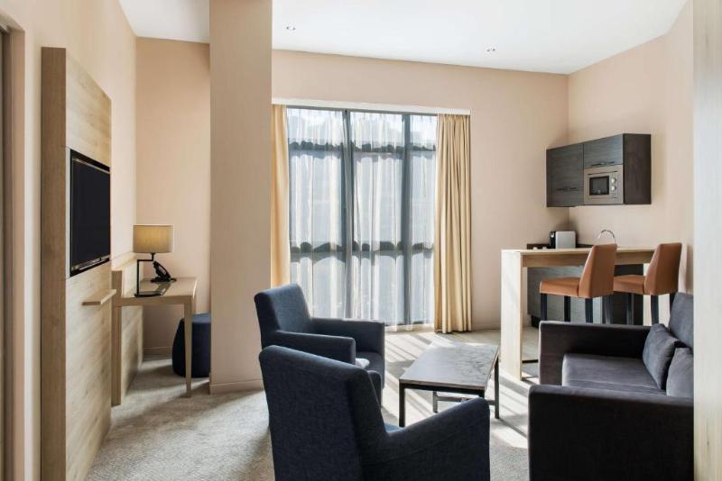 Radisson Serviced Apartments City Center image