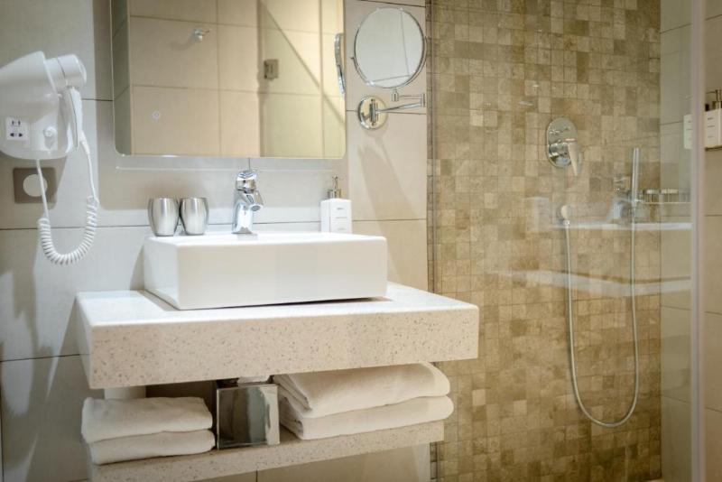 Radisson Serviced Apartments City Center image