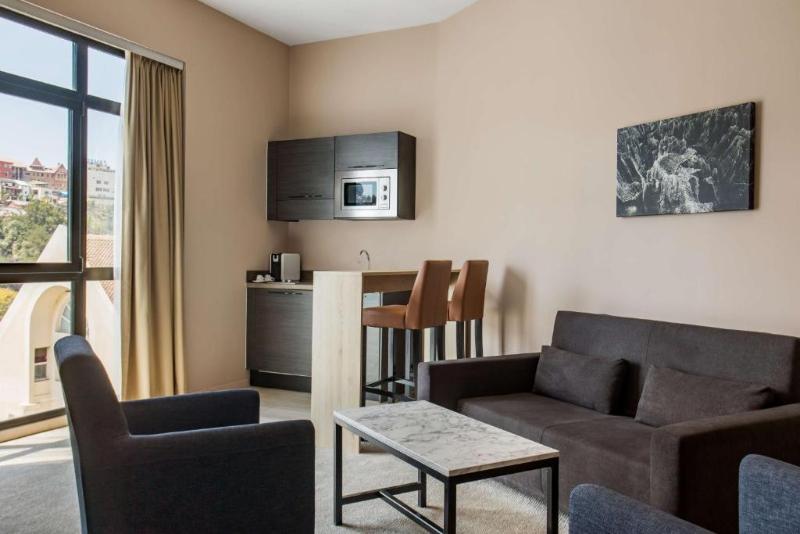 Radisson Serviced Apartments City Center image