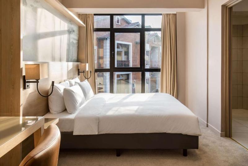 Radisson Serviced Apartments City Center image