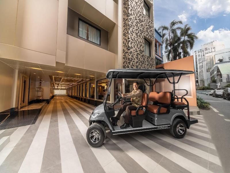 Samala Suites Bangkok Sukhumvit image