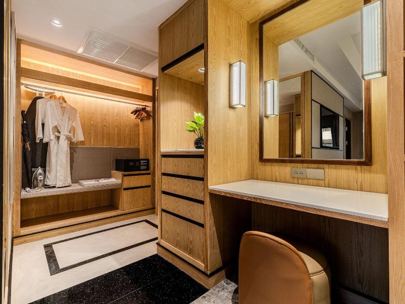 Samala Suites Bangkok Sukhumvit image