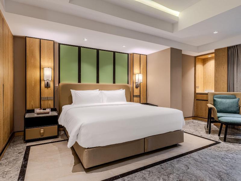 Samala Suites Bangkok Sukhumvit image