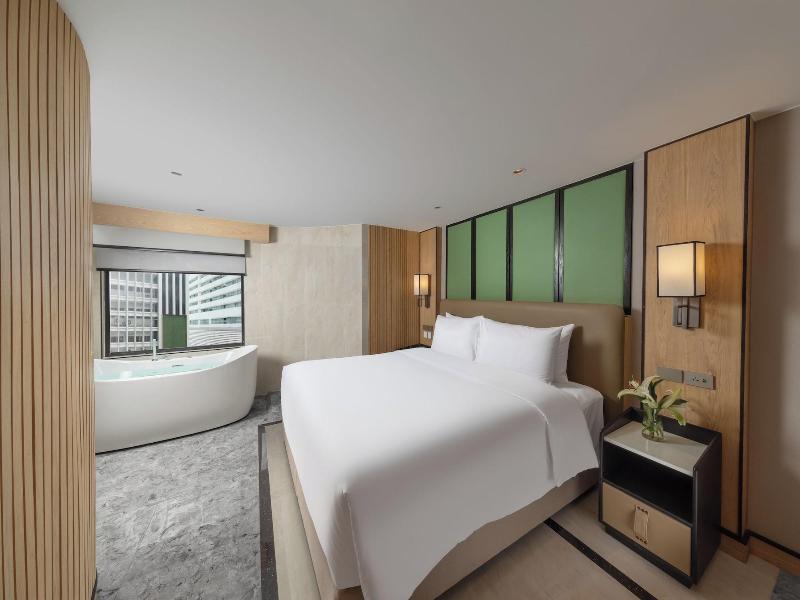 Samala Suites Bangkok Sukhumvit image