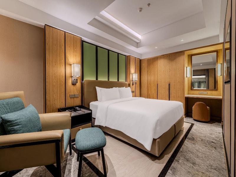 Samala Suites Bangkok Sukhumvit image