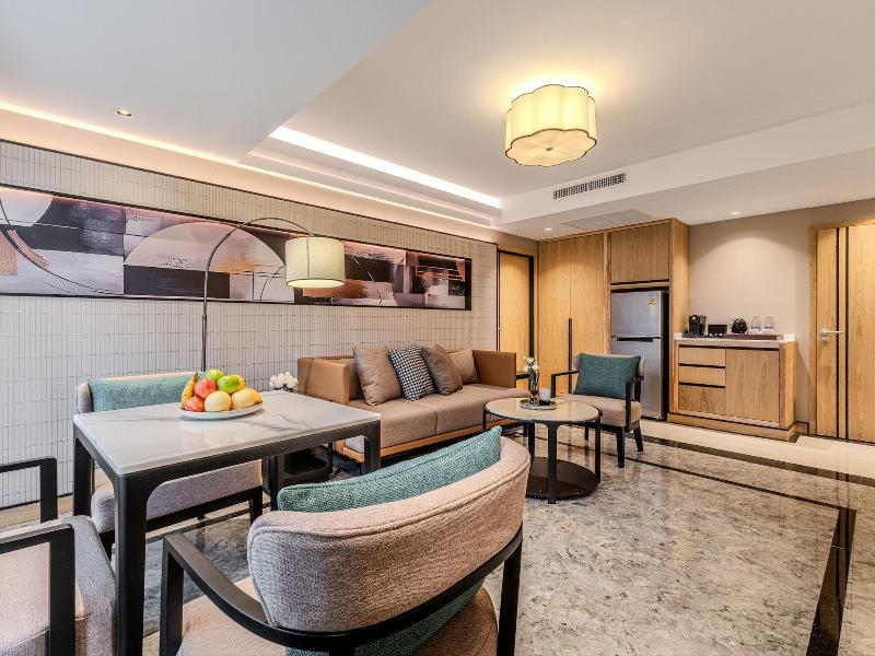 Samala Suites Bangkok Sukhumvit image