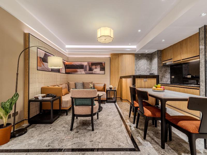 Samala Suites Bangkok Sukhumvit image