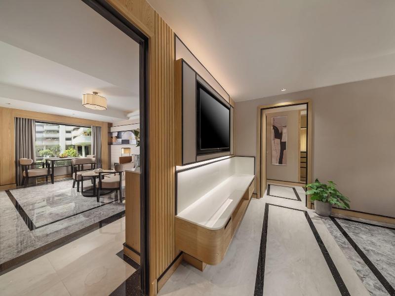 Samala Suites Bangkok Sukhumvit image