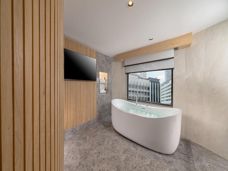Samala Suites Bangkok Sukhumvit image
