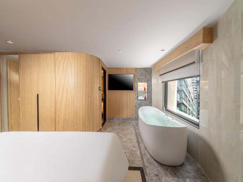 Samala Suites Bangkok Sukhumvit image