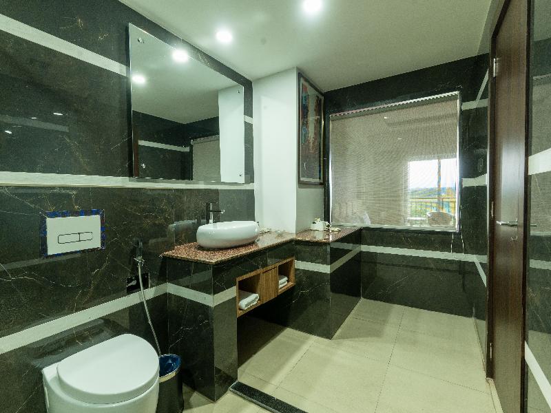 Hotel Mechi Crown