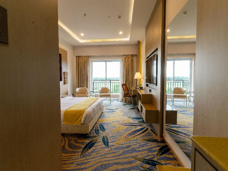 Hotel Mechi Crown