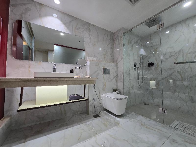 Hotel Mechi Crown