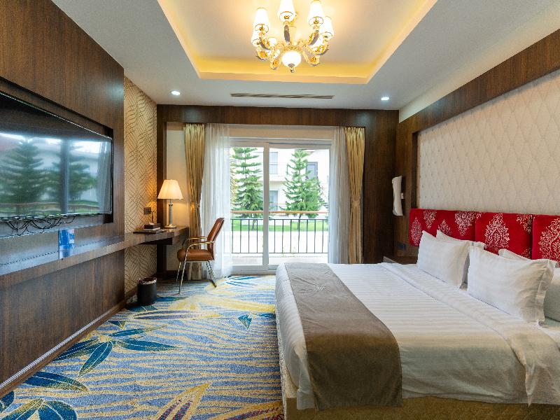 Hotel Mechi Crown