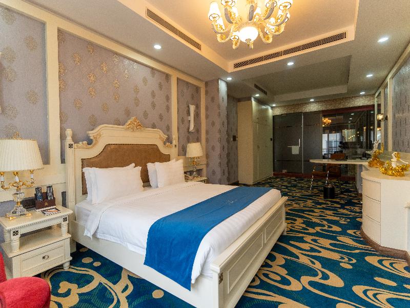 Hotel Mechi Crown